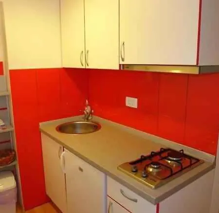 Studio In 31237