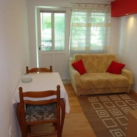 Studio In 31237 Apartamento